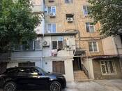Satılır 2 otaqlı köhnə tikili 65 m², İnşaatçılar m., photo 6 from 8
