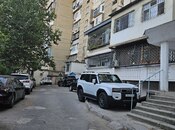 Продаётся 2-комн. вторичка 60 м², м. Иншаатчылар, photo 1 from 8
