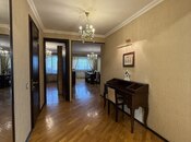 Satılır 5 otaqlı köhnə tikili 190 m², Nəsimi r., photo 3 from 8