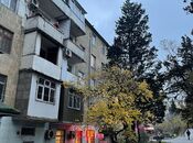 Satılır 2 otaqlı köhnə tikili 65 m², İnşaatçılar m., photo 1 from 8
