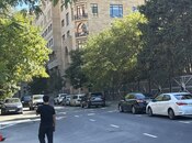 Satılır 3 otaqlı köhnə tikili 80 m², Elmlər Akademiyası m., photo 2 from 8