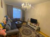 Satılır 2 otaqlı köhnə tikili 65 m², Əhmədli m., photo 2 from 8
