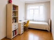 Satılır 3 otaqlı köhnə tikili 135 m², Qara Qarayev m., photo 5 from 8