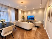 Сдаётся 3-комн. новостройка 180 м², м. Низами, photo 1 from 8