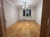 Satılır 2 otaqlı köhnə tikili 55 m², İnşaatçılar m., photo 2 from 8