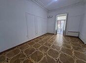 Satılır 4 otaqlı köhnə tikili 105 m², Sahil m., photo 2 from 8