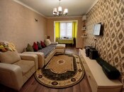 Продаётся 2-комн. вторичка 70 м², м. Элмляр Академиясы, photo 1 from 8