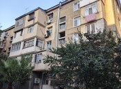 Продаётся 2-комн. вторичка 45 м², м. Элмляр Академиясы, photo 1 from 7