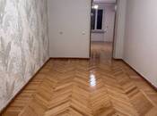 Satılır 2 otaqlı köhnə tikili 55 m², İnşaatçılar m., photo 3 from 8
