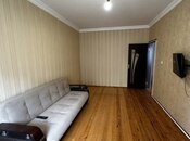 Satılır 2 otaqlı köhnə tikili 70 m², İnşaatçılar m., photo 1 from 8