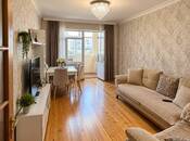 Продается 2-комн. вторичка 65 м², м. Элмляр Академиясы, photo 1 from 8