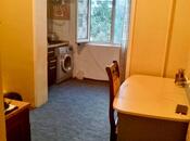 Satılır 1 otaqlı köhnə tikili 47 m², İnşaatçılar m., photo 3 from 6