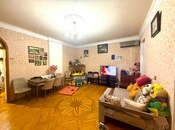 Satılır 3 otaqlı köhnə tikili 70 m², Bakıxanov q., photo 2 from 8