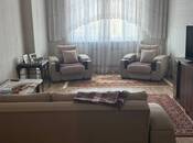 Сдается 2-комн. новостройка 65 м², м. Ази Асланов, photo 1 from 4