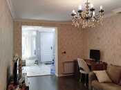 Satılır 2 otaqlı köhnə tikili 70 m², İnşaatçılar m., photo 1 from 8
