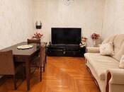 Продается 3-комн. вторичка 90 м², м. Нефтчиляр, photo 1 from 8