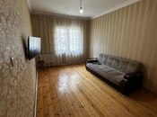 Satılır 2 otaqlı köhnə tikili 68 m², İnşaatçılar m., photo 2 from 8