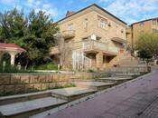 Satılır 8 otaqlı həyət evi/bağ evi 600 m², Badamdar q., photo 1 from 8
