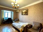 Satılır 2 otaqlı köhnə tikili 65 m², 8 Noyabr m., photo 3 from 8