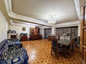 Satılır 4 otaqlı köhnə tikili 110 m², Gənclik m., photo 1 from 8