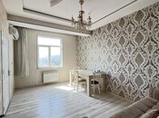 Продаётся 3-комн. вторичка 77 м², photo 1 from 8