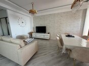 Продаётся 2-комн. новостройка 67 м², м. Ахмедлы, photo 1 from 8