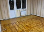 Продаётся 3-комн. вторичка 65 м², м. Нефтчиляр, photo 1 from 8
