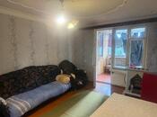 Satılır 3 otaqlı köhnə tikili 74 m², İnşaatçılar m., photo 1 from 8