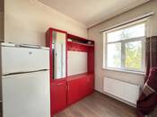 Satılır 3 otaqlı köhnə tikili 65 m², Nizami m., photo 3 from 8