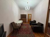 Satılır 3 otaqlı köhnə tikili 70 m², Qara Qarayev m., photo 2 from 8