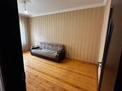 Satılır 2 otaqlı köhnə tikili 60 m², İnşaatçılar m., photo 3 from 8