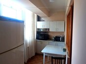 Satılır 2 otaqlı köhnə tikili 75 m², Qara Qarayev m., photo 5 from 8
