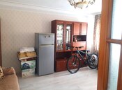 Satılır 2 otaqlı köhnə tikili 75 m², Qara Qarayev m., photo 1 from 8