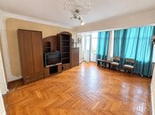 Продается 2-комн. вторичка 50 м², м. Гянджлик, photo 1 from 8