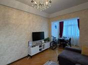 Satılır 2 otaqlı köhnə tikili 60 m², İnşaatçılar m., photo 2 from 8