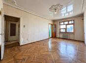 Продается 3-комн. вторичка 75 м², м. Кара Караев, photo 2 from 8