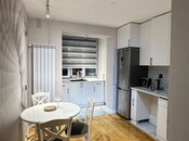 Satılır 3 otaqlı köhnə tikili 75 m², İnşaatçılar m., photo 2 from 8