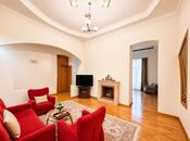 Satılır 5 otaqlı köhnə tikili 250 m², Sahil m., photo 2 from 8
