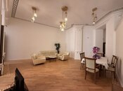 Satılır 4 otaqlı köhnə tikili 135 m², Sahil m., photo 7 from 8