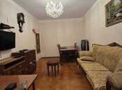 Satılır 2 otaqlı köhnə tikili 65 m², İnşaatçılar m., photo 2 from 8