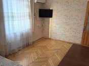 Продаётся 1-комн. вторичка 35 м², м. Нефтчиляр, photo 1 from 6