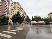 Satılır 4 otaqlı köhnə tikili 110 m², Qara Qarayev m., photo 1 from 8