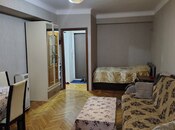 Satılır 2 otaqlı köhnə tikili 45 m², Gənclik m., photo 2 from 5