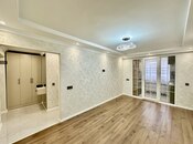 Продаётся 2-комн. вторичка 36 м², м. Кара Караев, photo 1 from 8