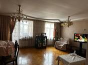 Satılır 4 otaqlı köhnə tikili 80 m², İnşaatçılar m., photo 2 from 8