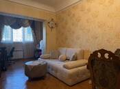 Satılır 2 otaqlı köhnə tikili 70 m², İnşaatçılar m., photo 2 from 8