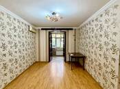 Продаётся 2-комн. вторичка 35 м², м. Нефтчиляр, photo 2 from 8