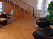 Satılır 11 otaqlı həyət evi/bağ evi 600 m², Gənclik m., photo 1 from 8