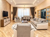 Сдаётся 3-комн. новостройка 130 м², м. 28 мая, photo 1 from 8