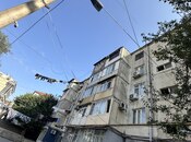 Продаётся 3-комн. вторичка 80 м², м. Нефтчиляр, photo 1 from 8